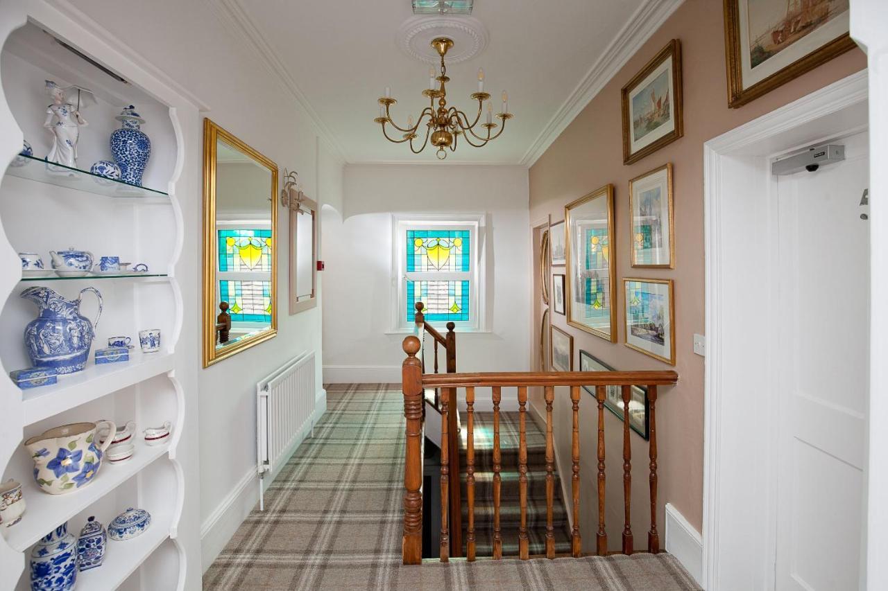 The Old House Guest House ساليزبري المظهر الخارجي الصورة
