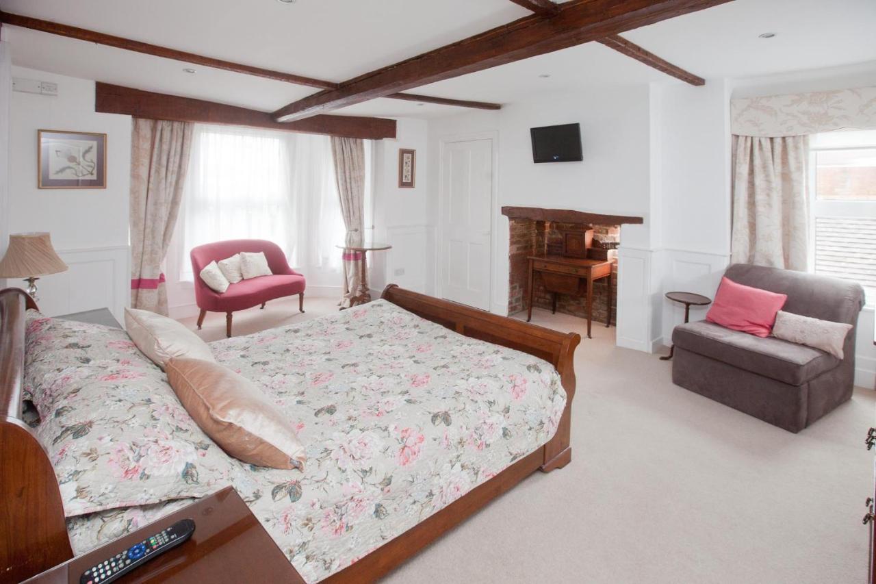 The Old House Guest House ساليزبري المظهر الخارجي الصورة